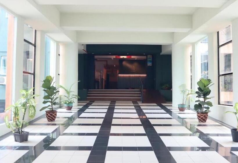 فندق Room V At Kluang Parade