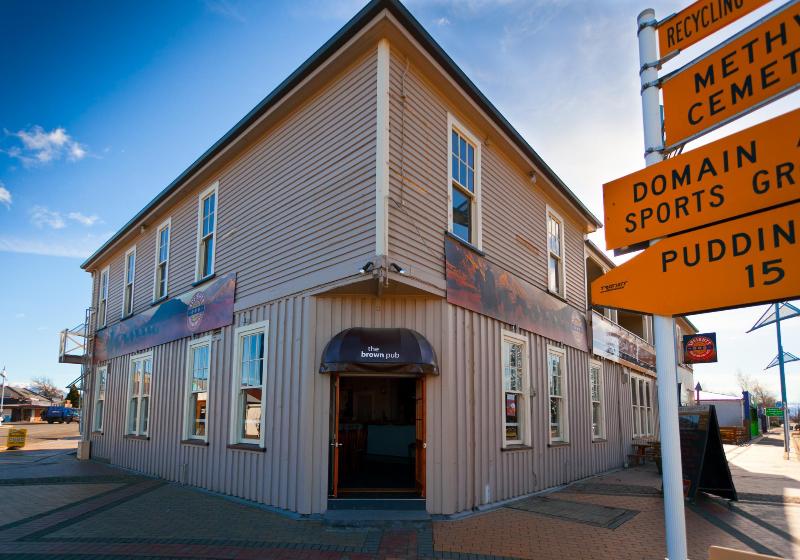 هتل The Brown Pub