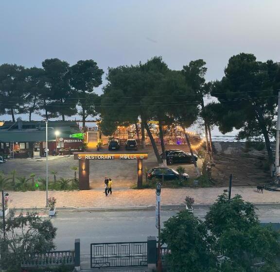 Molla Hotel Restorant