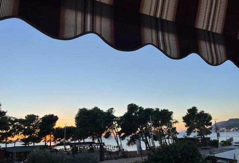 Molla Hotel Restorant