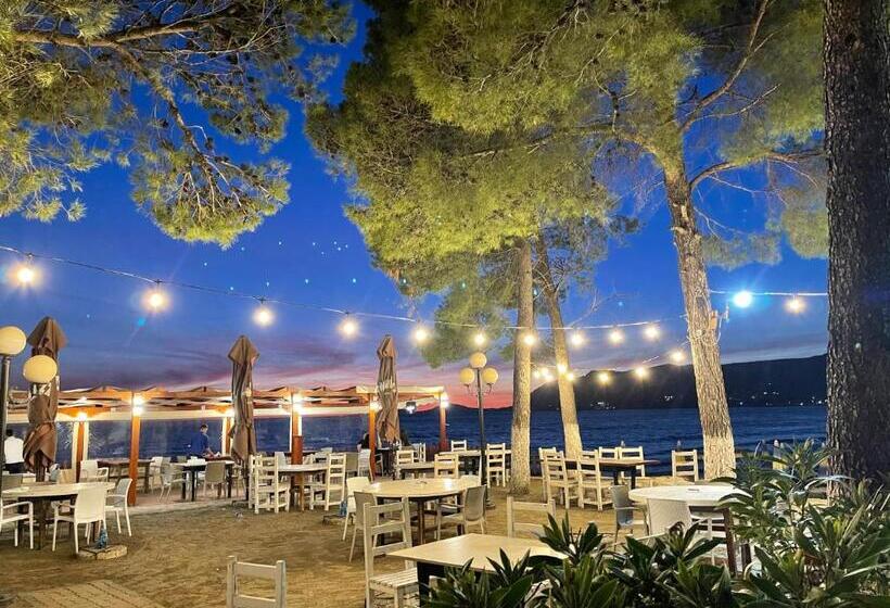 Molla Hotel Restorant