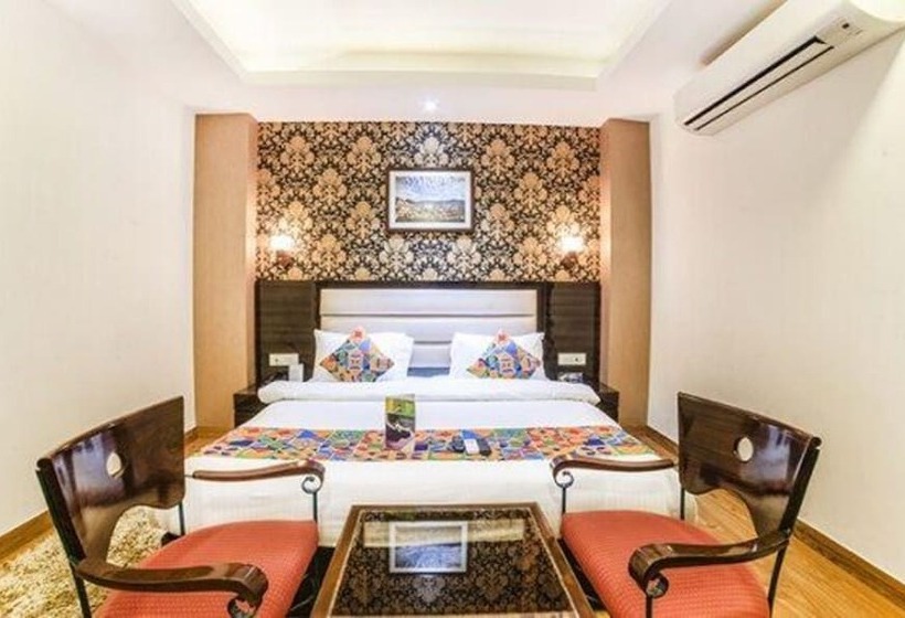 Fabhotel Galaxy Patel Nagar