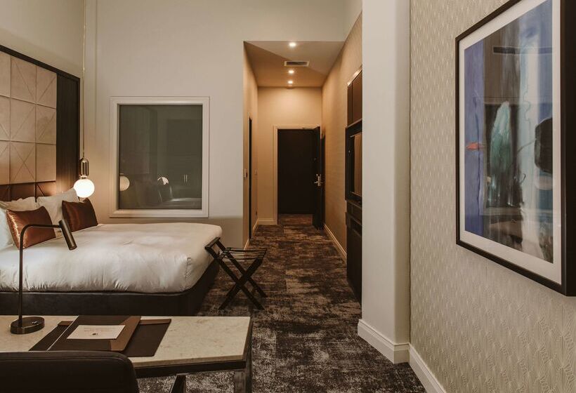 هتل Doubletree By Hilton Wellington
