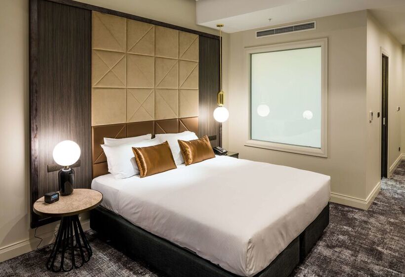 هتل Doubletree By Hilton Wellington