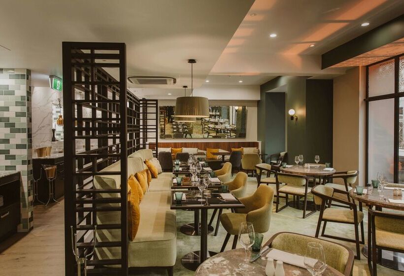 هتل Doubletree By Hilton Wellington