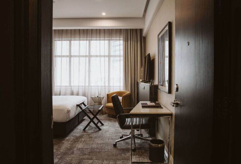 هتل Doubletree By Hilton Wellington