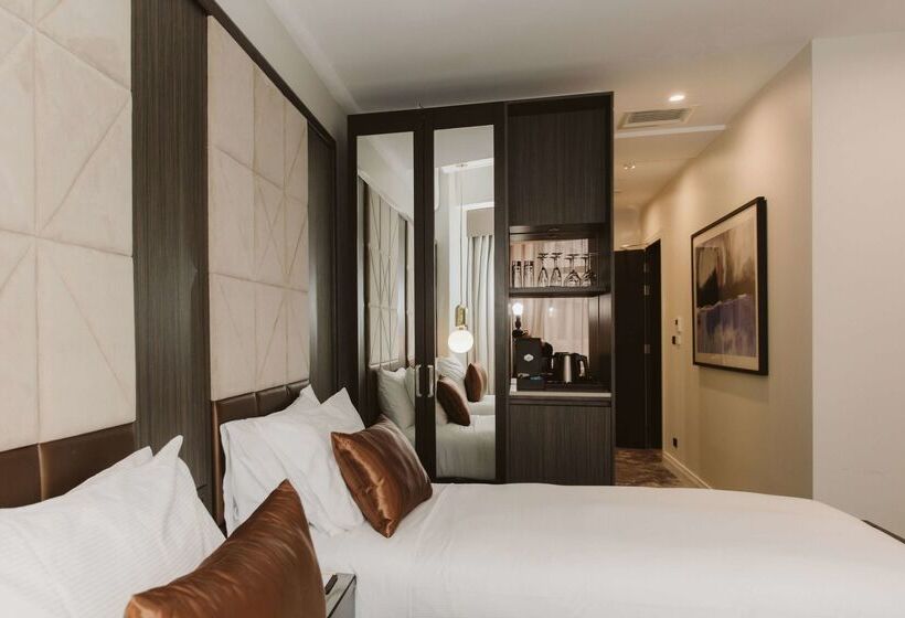 هتل Doubletree By Hilton Wellington
