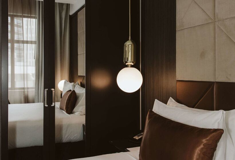 هتل Doubletree By Hilton Wellington