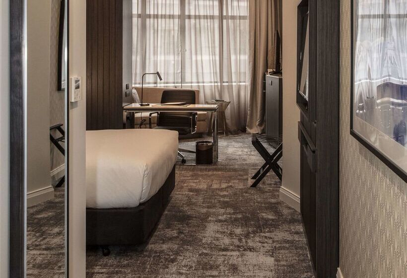 هتل Doubletree By Hilton Wellington