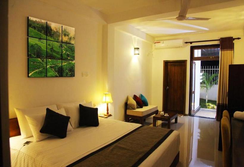 هتل Rohini Residence