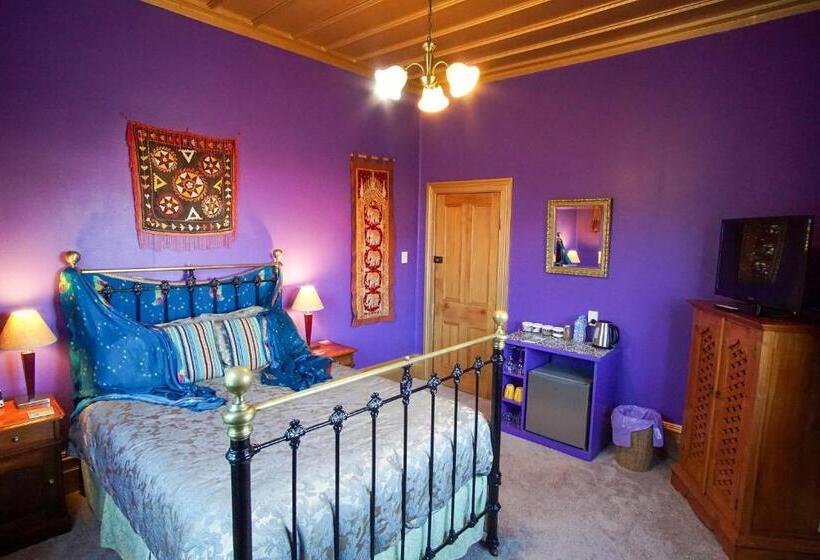 Sea Breeze B & B