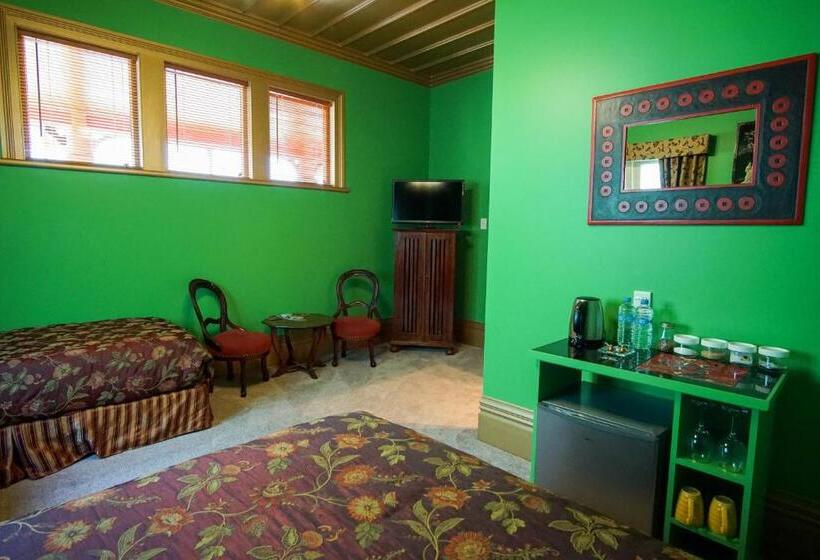Sea Breeze B & B