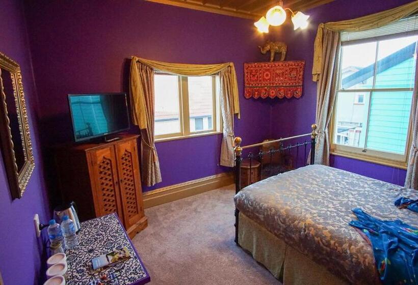 Sea Breeze B & B