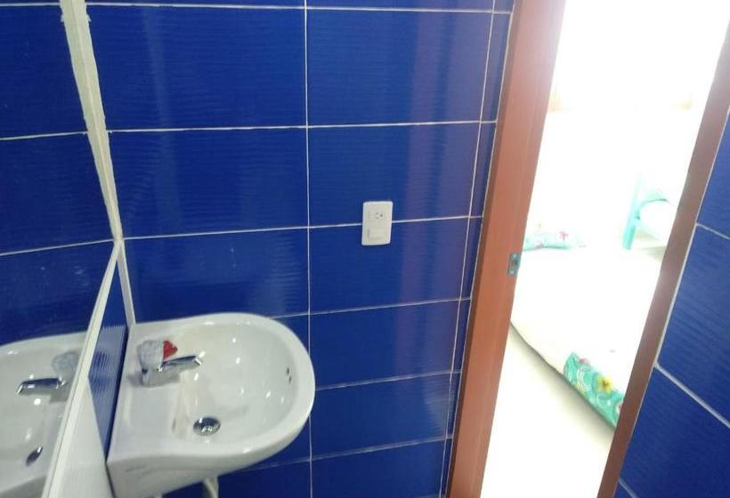 تختخواب و صبحانه Bacano Hostel