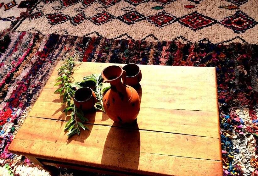 تختخواب و صبحانه Gite Imzough