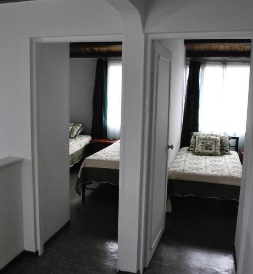 تختخواب و صبحانه Hostal Familiar La Alborada