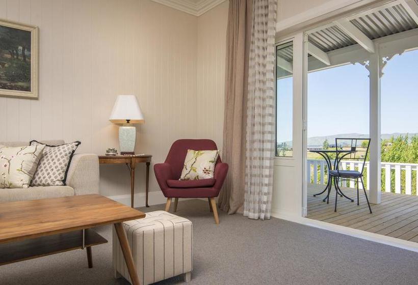 تختخواب و صبحانه Willow S Green