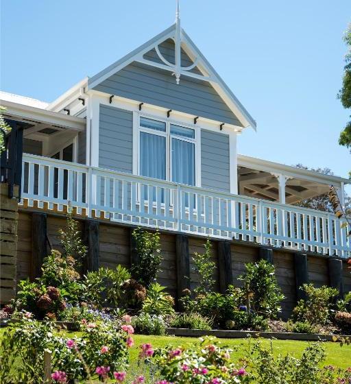 تختخواب و صبحانه Willow S Green