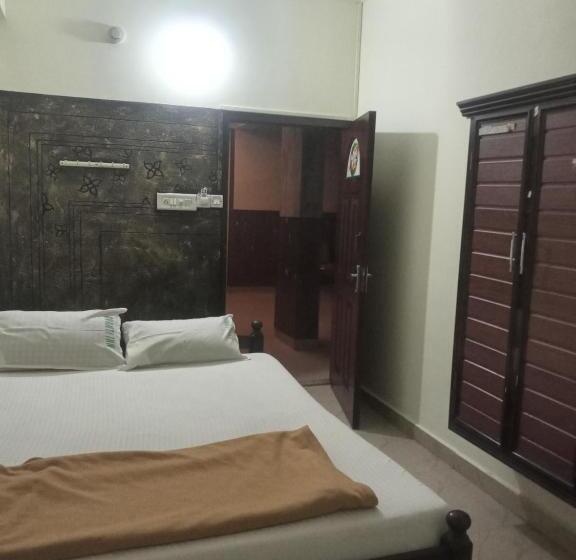 هتل Avanti Inn