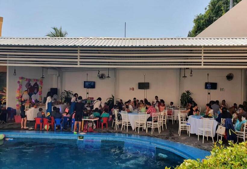 هتل Cabildos
