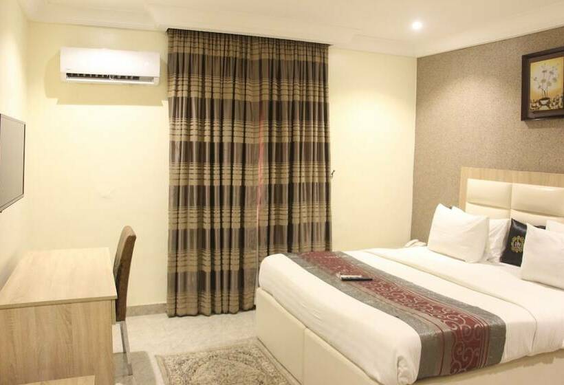 Hotel H9 Suites