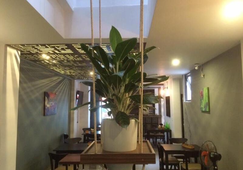 هتل Kha Hostel