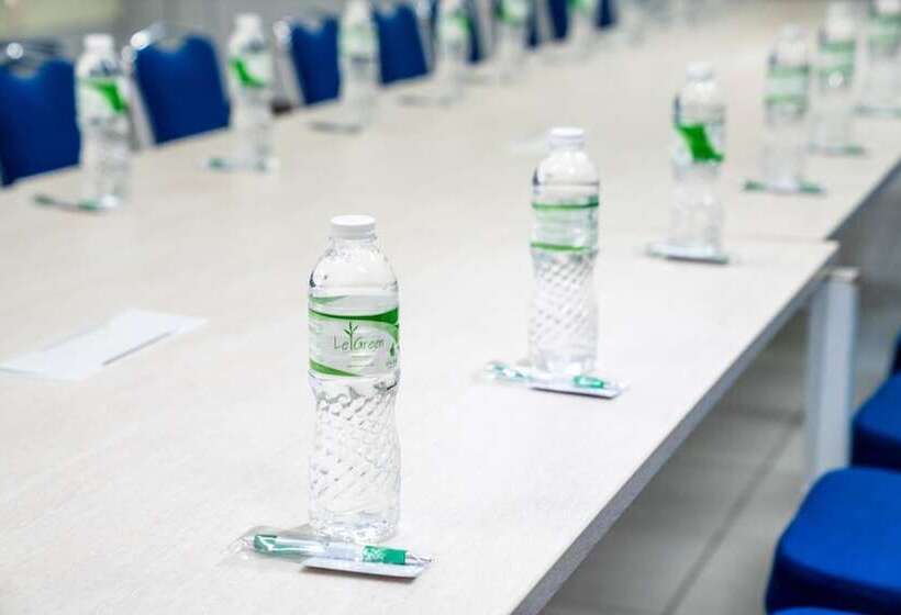 فندق Legreen Suite Supomo