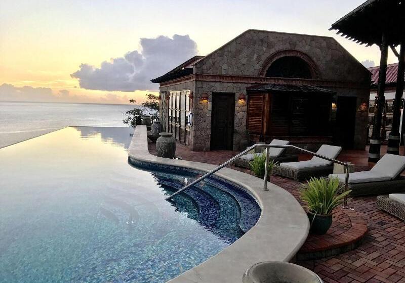 تختخواب و صبحانه Caille Blanc Villa &   Adults Only