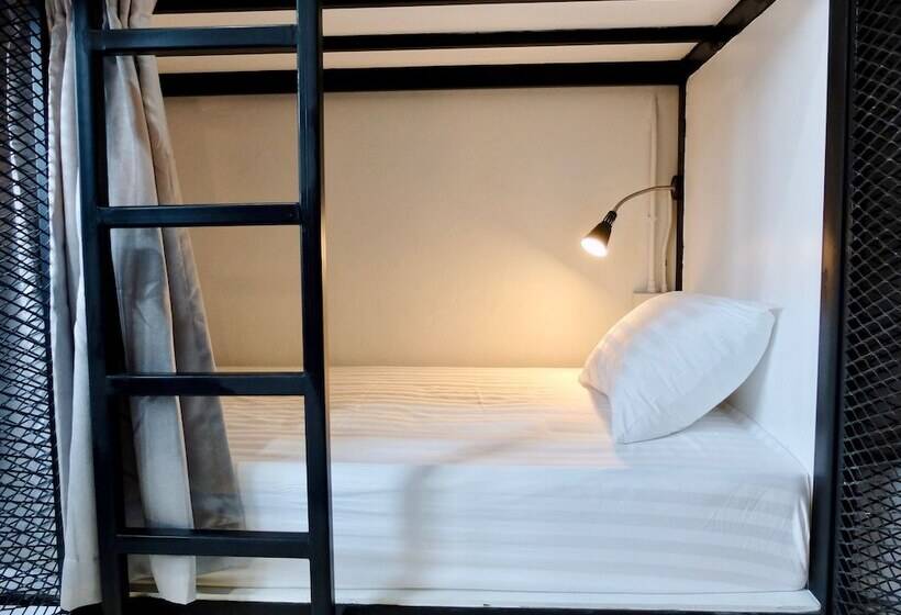 Diamond & Rust Hostel