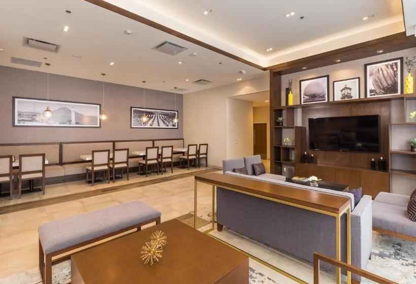 فندق Hampton Inn By Hilton Tijuana