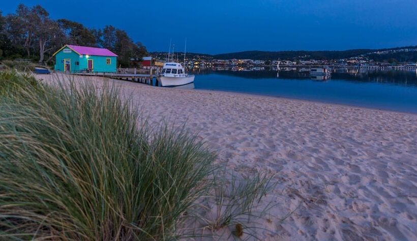 فندق Merimbula Lakeview