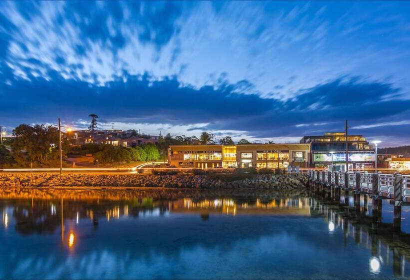 فندق Merimbula Lakeview