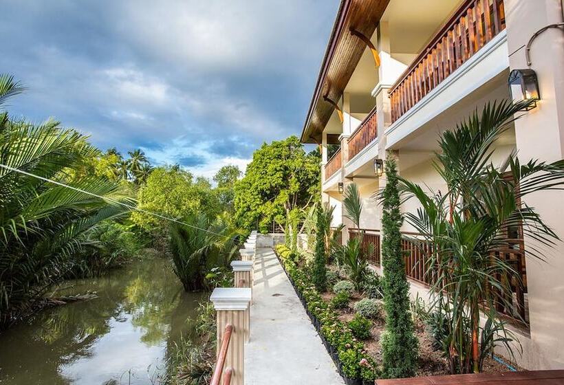 هتل Oh Amphawa Boutique Resort