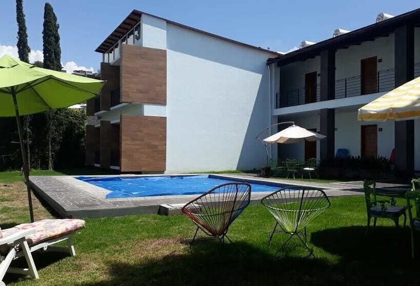 هتل Rancho Tabachines