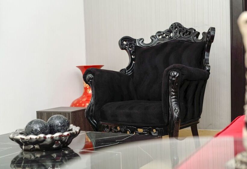 هتل The Nook Apartments