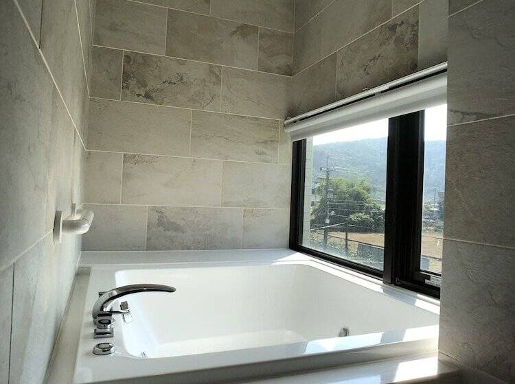 تختخواب و صبحانه Aqua Star Villa Homestay