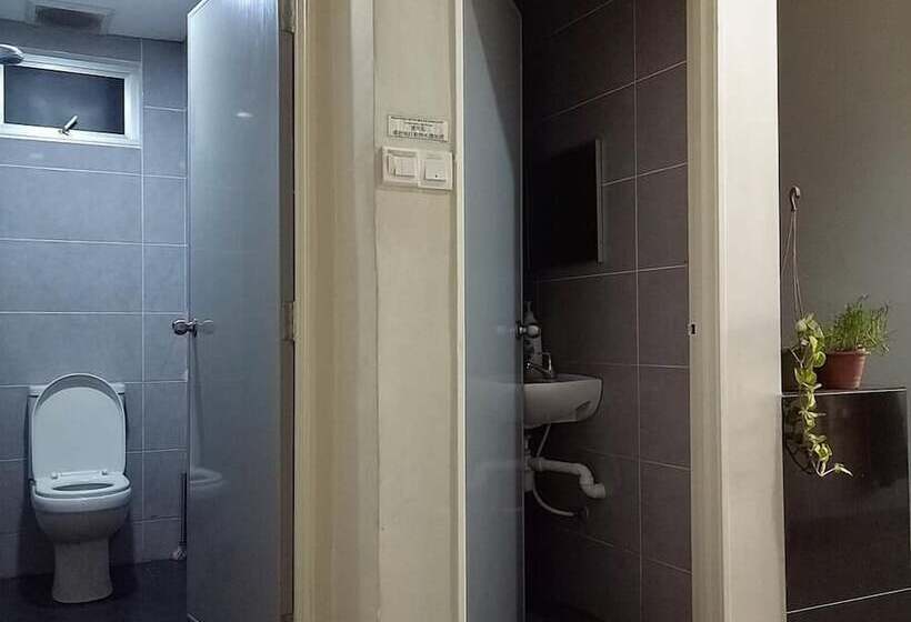 Hood Hostel