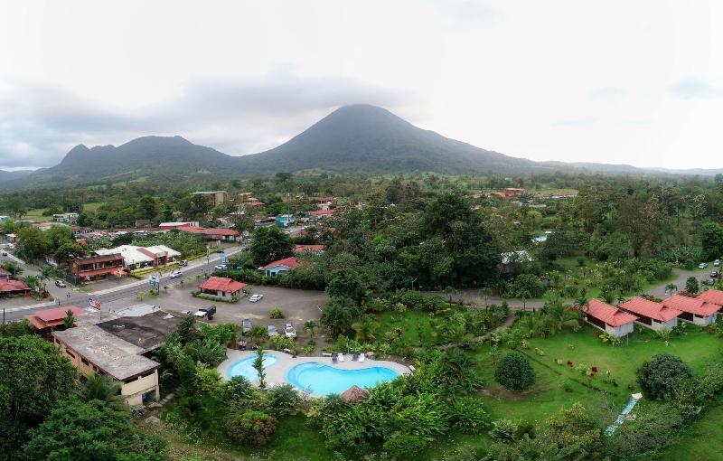 هتل Arenal History Inn