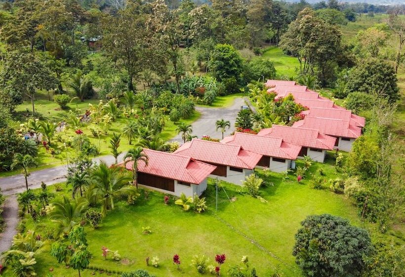 هتل Arenal History Inn