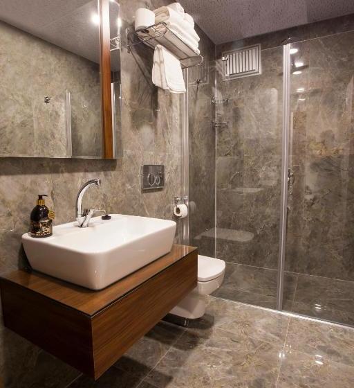 Maxuite Hotel In Home