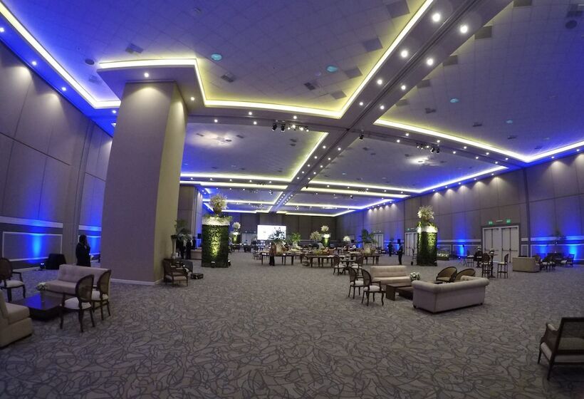 Paseo La Galería Hotel & Suites