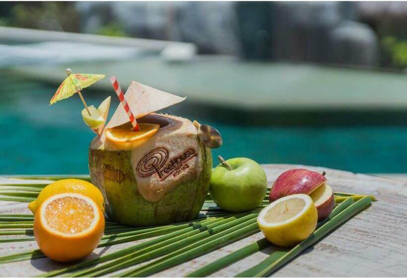 استراحتگاه Treehouse Villas   Adults Only