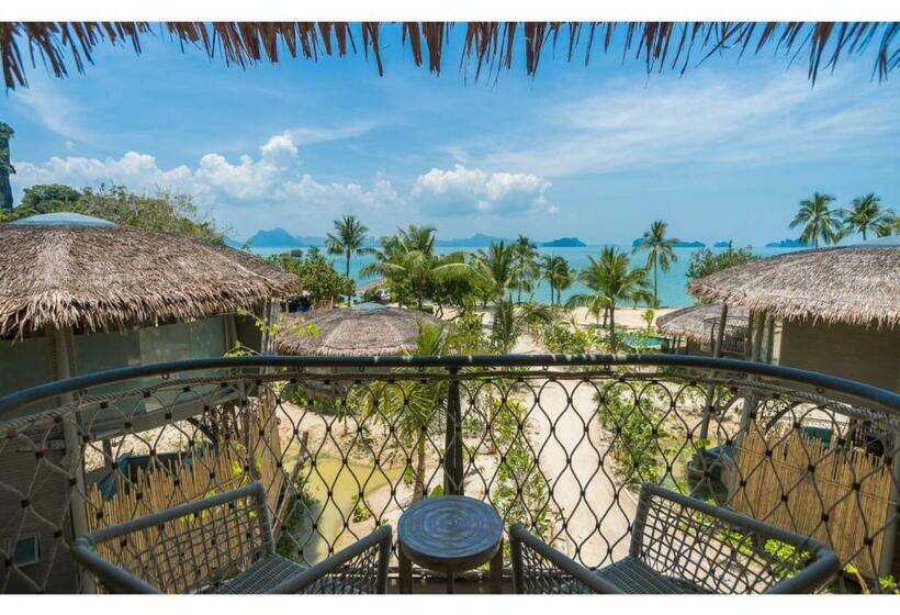استراحتگاه Treehouse Villas   Adults Only