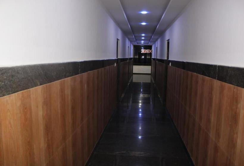 호텔 Lee Comfort Kushalnagar