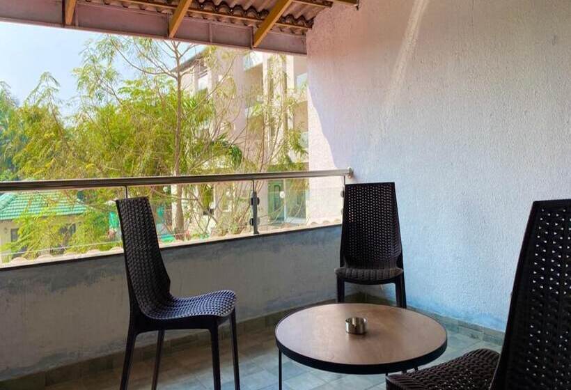 فندق Sadhana Executive