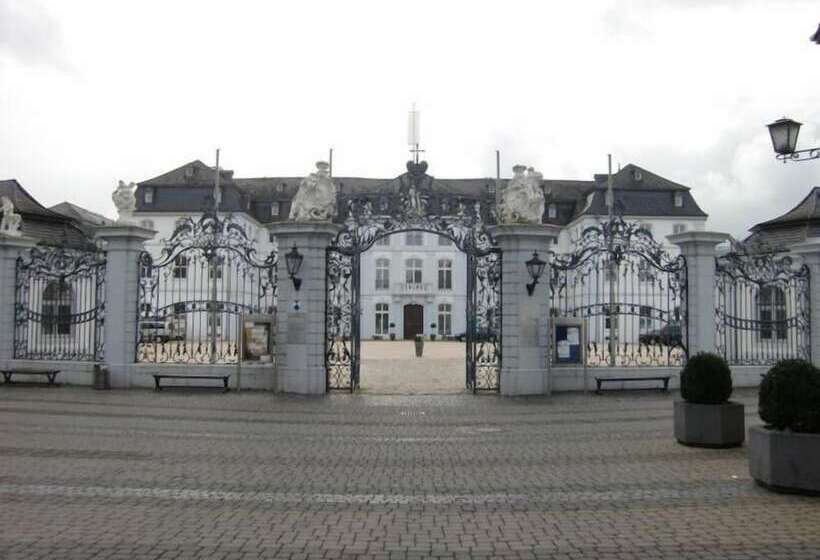 هتل Zur Schloß Schenke