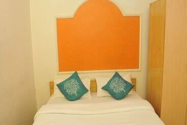 Oyo 3061 Hotel De Pintu
