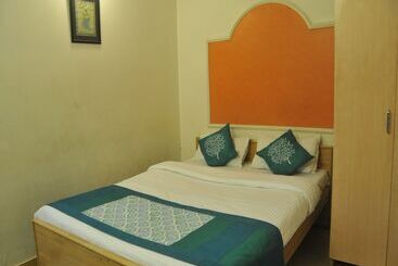 Oyo 3061 Hotel De Pintu
