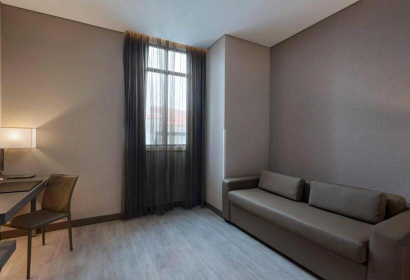 Ac Hotels By Marriott Guatemala City