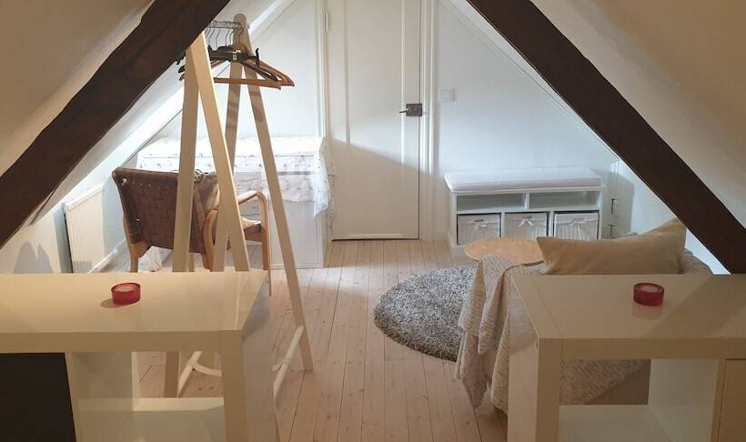 تختخواب و صبحانه Malistorpets Rosor Bed & Kitchen
